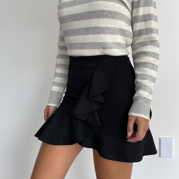 Balenciaga black flounce mini skirt - Picture 10 of 13